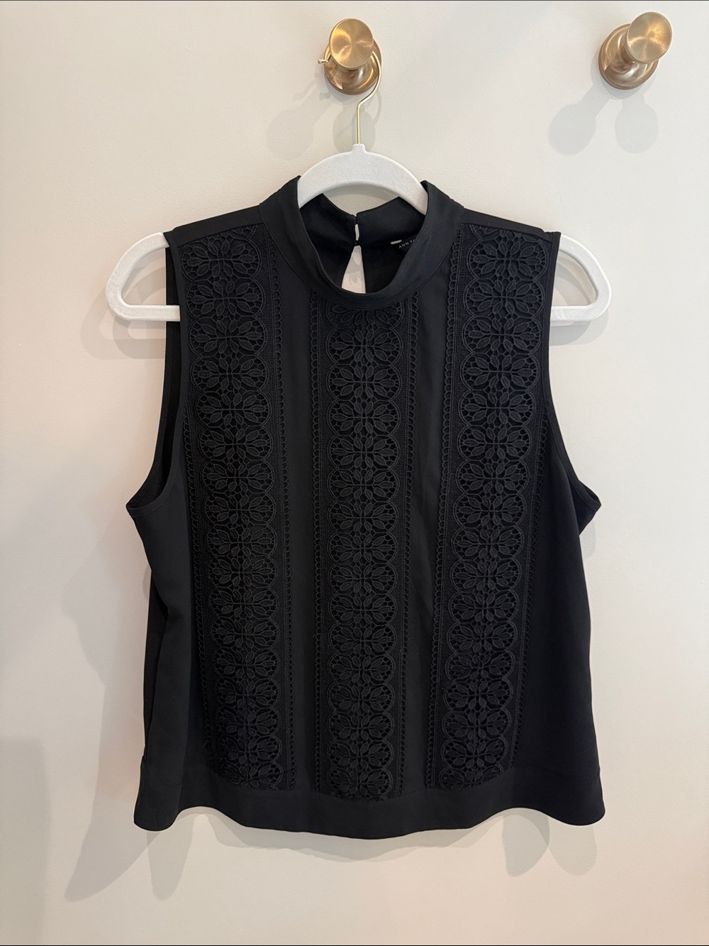Ann Taylor Black Sleeveless Mock-Neck Lace-Panel Shell